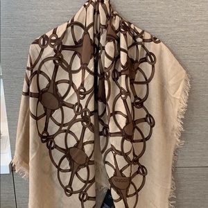 Gucci NWT oversized scarf/shawl